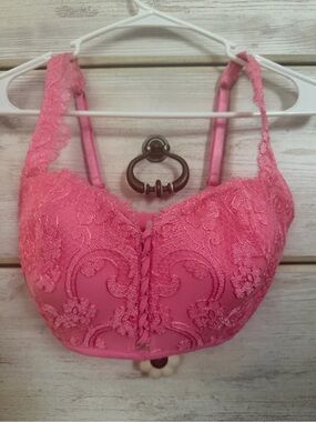 Victoria’s Secret Lace-Trim Pink Bra – Women’s Intimates